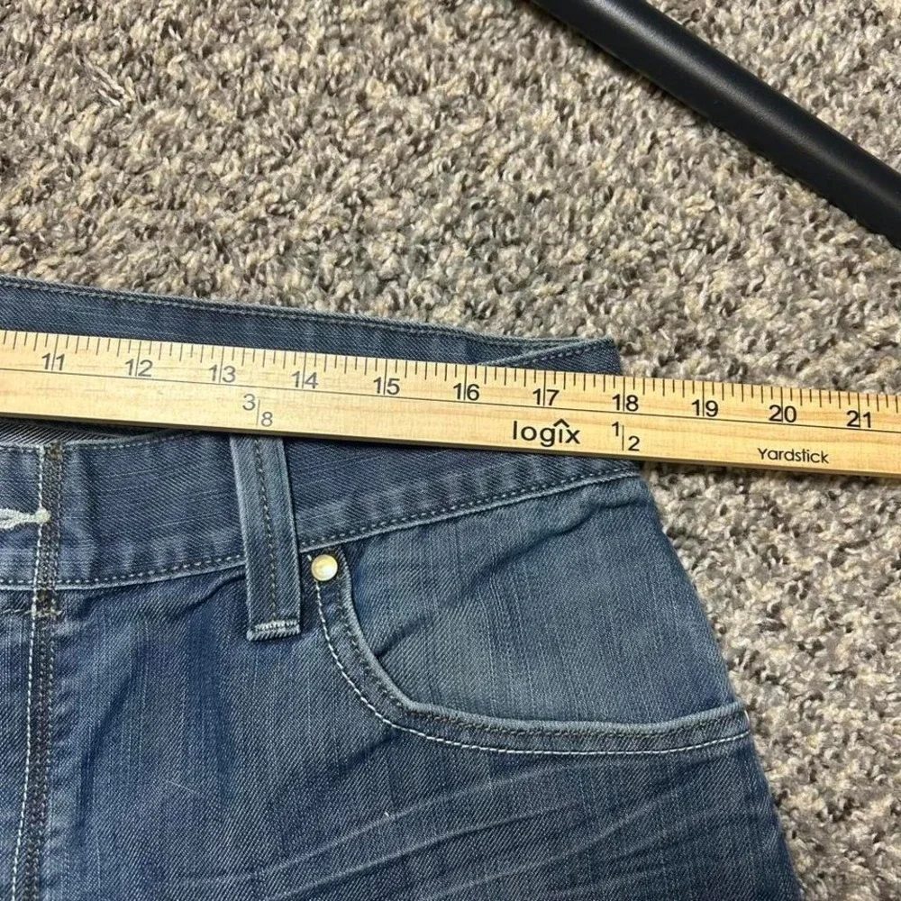 Levis •very good